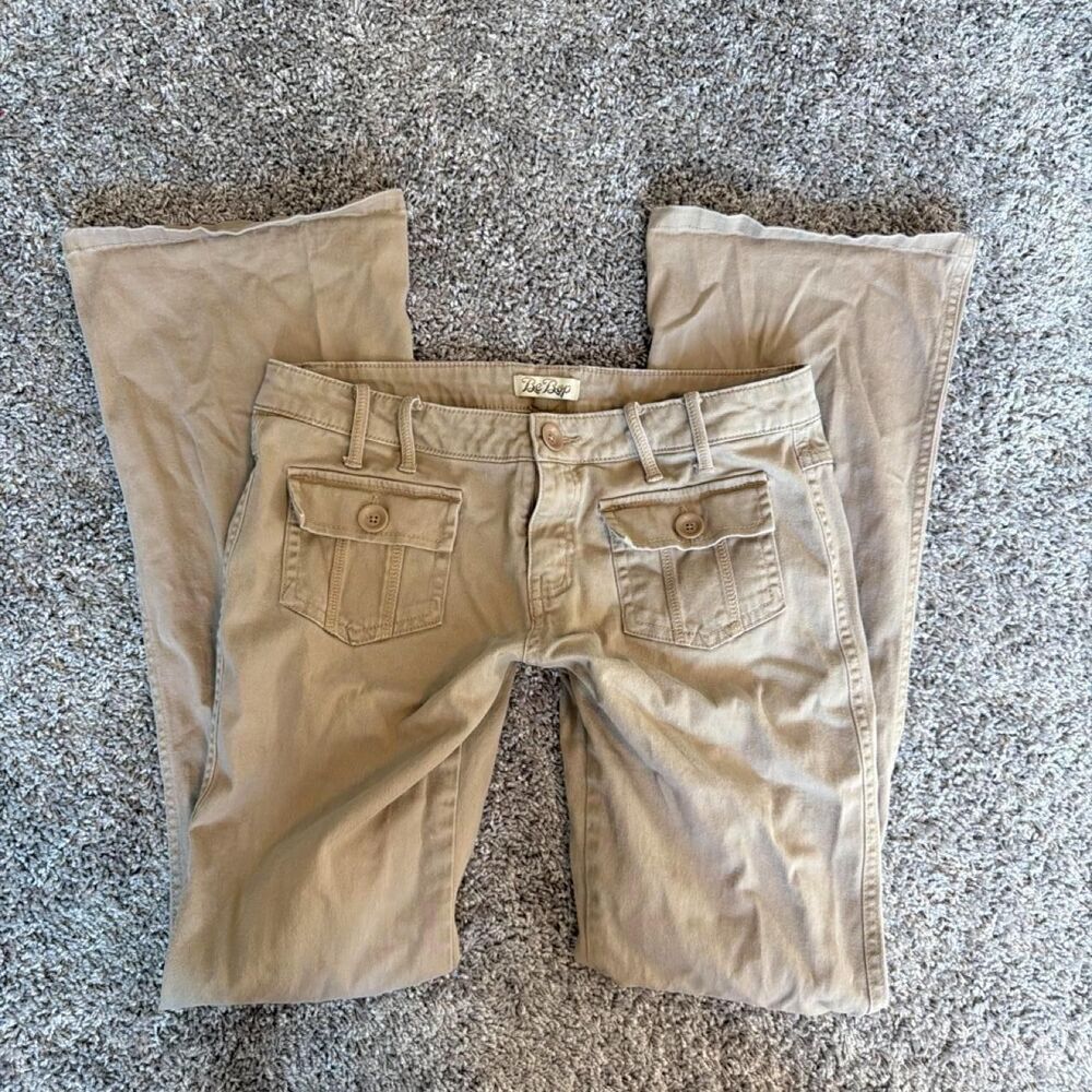 Be Bop tan cargo bootcut pants with adjustable waistband in a size 7